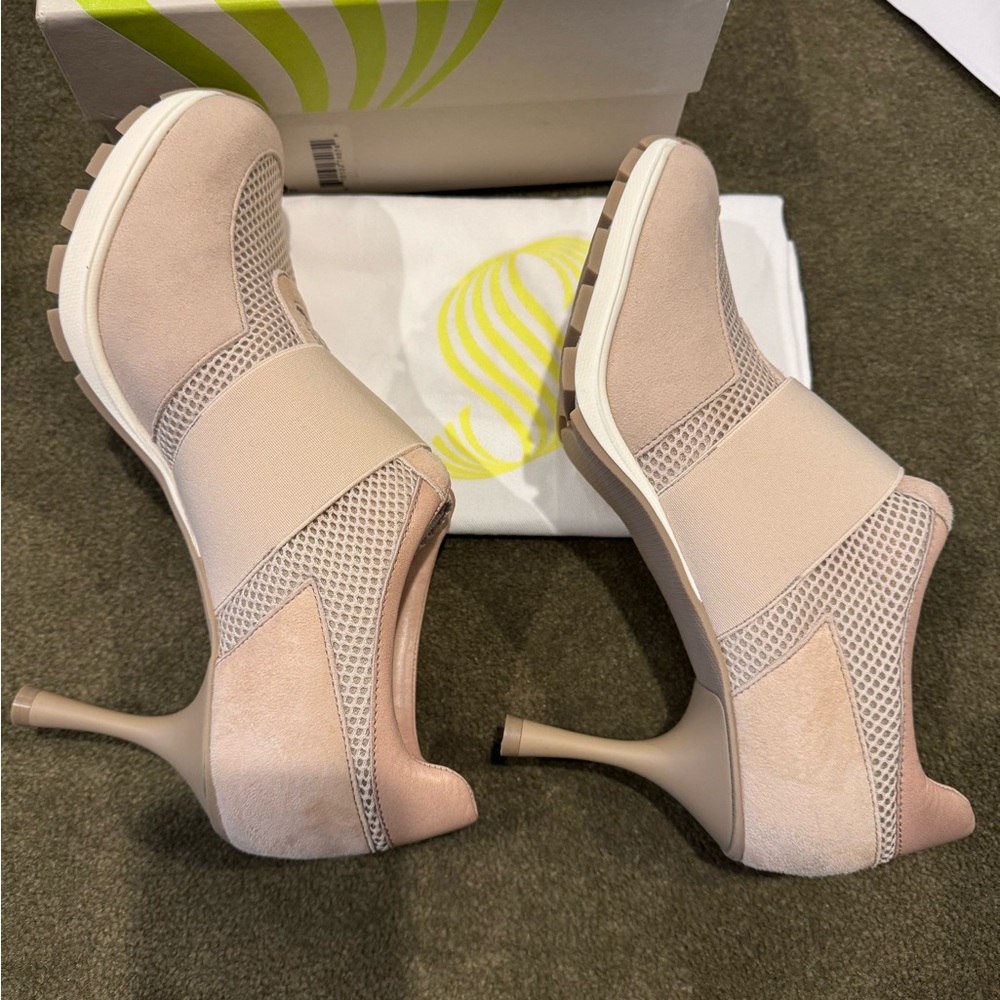 Chic Beige Mesh Strap Sneakers - Picture 2 of 4